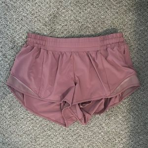 Lululemon Hotty Hot Shorts 2.5 inch